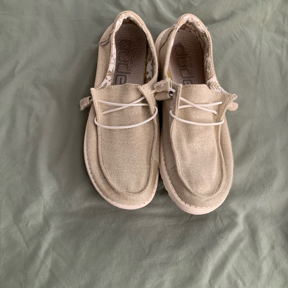 Hey dude shoes